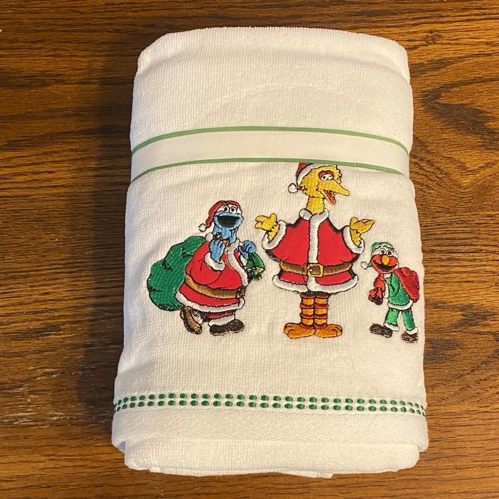 Sesame Street Christmas Elmo Big Bird Cookie Monster Hand Towel 2pk 18x28 NWT